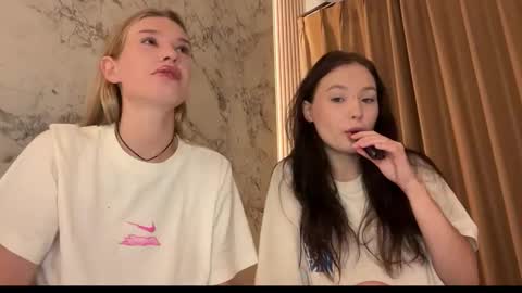 Snapshot of pussymoneywet chatting on 02.14.26 Lina online show from 02.14.26