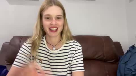 Snapshot of pussymoneywet chatting on 03.05.26 Lina online show from 03.05.26