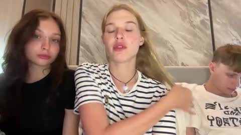 Snapshot of pussymoneywet chatting on 03.18.26 Lina online show from 03.18.26