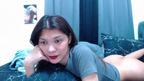 Snapshot of pussywetandwild chatting on 11.17.25 LHARA online show from 11.17.25