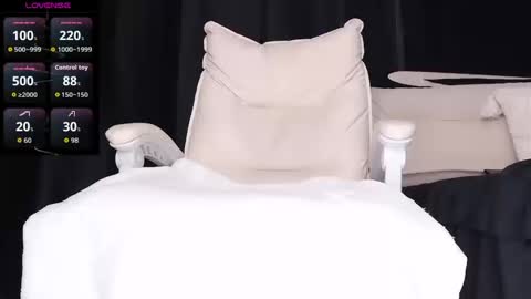 Snapshot of qianqian_ chatting on 10.08.25 qianqian_ online show from 10.08.25