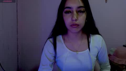 Snapshot of quee_tiana chatting on 09.10.25 your princess online show from 09.10.25