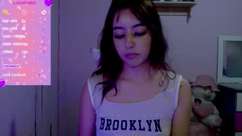 Snapshot of quee_tiana chatting on 10.21.25 your princess online show from 10.21.25