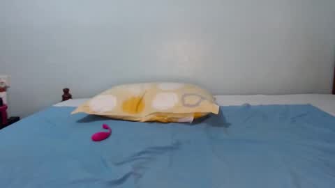 Snapshot of queen_12344 chatting on 12.31.24 emmie online show from 12.31.24