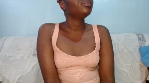 Snapshot of queen_12344 chatting on 01.19.25 emmie online show from 01.19.25