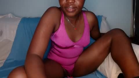 Snapshot of queen_12344 chatting on 02.23.25 emmie online show from 02.23.25