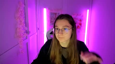 Amelie online show from 05.05.26