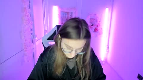 Amelie online show from 05.17.26