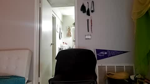 Snapshot of queen_anita chatting on 06.18.26 QnAnitaDix online show from 06.18.26