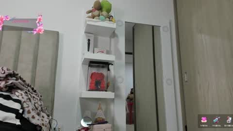 Snapshot of queen_antonella_oficial chatting on 01.17.25 QUEEN ANTONELLA online show from 01.17.25