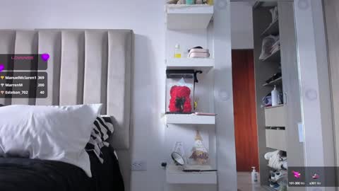 Snapshot of queen_antonella_oficial chatting on 01.25.25 QUEEN ANTONELLA online show from 01.25.25