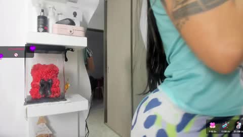 Snapshot of queen_antonella_oficial chatting on 02.20.25 QUEEN ANTONELLA online show from 02.20.25