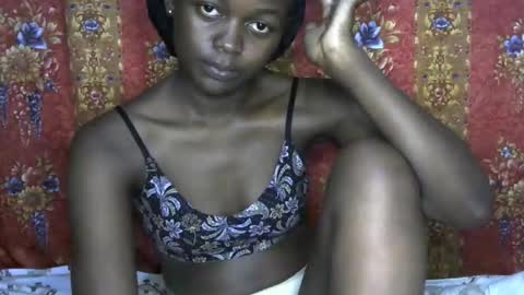 Snapshot of queen_banice chatting on 09.17.25 queen_banice online show from 09.17.25