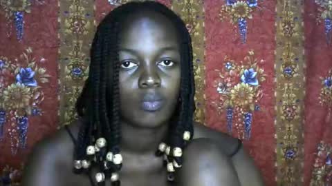 Snapshot of queen_banice chatting on 10.20.25 queen_banice online show from 10.20.25