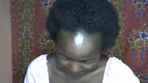 Snapshot of queen_banice chatting on 10.27.25 queen_banice online show from 10.27.25