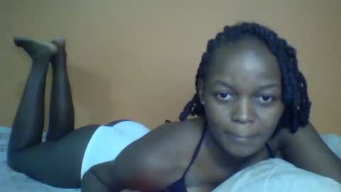 Snapshot of queen_banice chatting on 02.15.26 queen_banice online show from 02.15.26