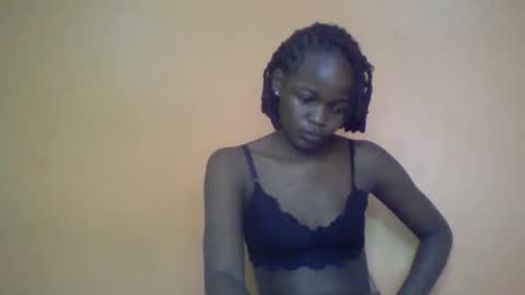 Snapshot of queen_banice chatting on 02.18.26 queen_banice online show from 02.18.26