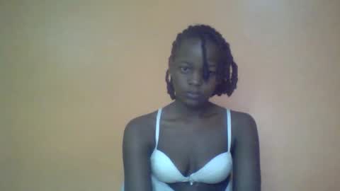 Snapshot of queen_banice chatting on 03.01.26 queen_banice online show from 03.01.26