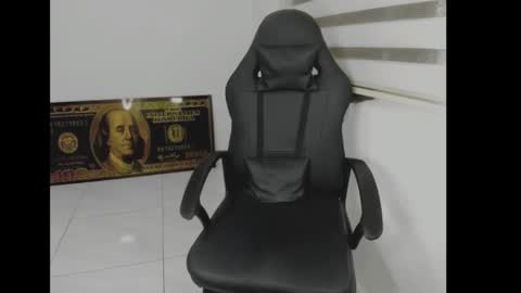 Snapshot of queen_findom1 chatting on 03.13.26 queen_findom1 online show from 03.13.26