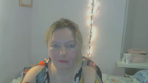 Snapshot of queen_jane8 chatting on 12.16.24 queen_jane8 online show from 12.16.24