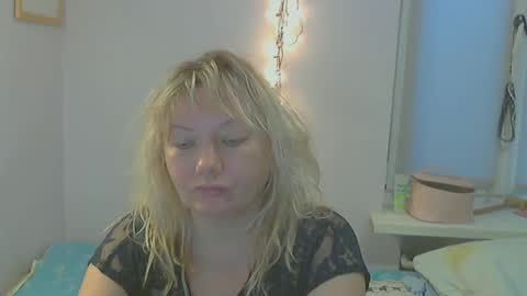 Snapshot of queen_jane8 chatting on 02.14.25 queen_jane8 online show from 02.14.25