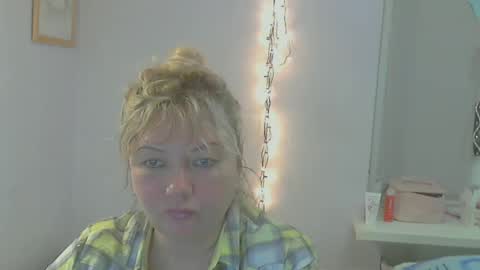 Snapshot of queen_jane8 chatting on 03.09.25 queen_jane8 online show from 03.09.25