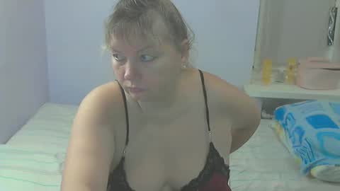 Snapshot of queen_jane8 chatting on 10.28.25 queen_jane8 online show from 10.28.25