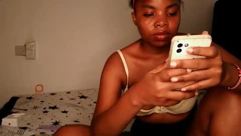 Snapshot of queen_joy123 chatting on 11.22.25 queen_joy123 online show from 11.22.25