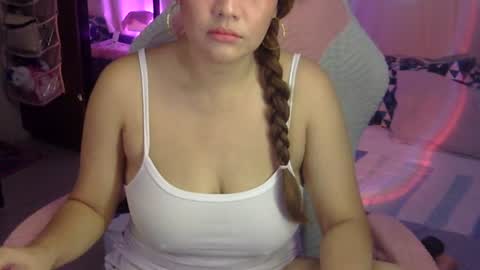 Snapshot of queen_kur chatting on 06.23.26 QueenHennessy online show from 06.23.26