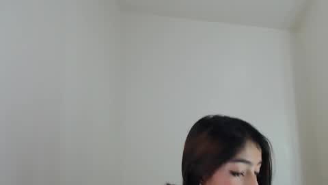 Snapshot of queen_leix chatting on 12.26.24 Leix online show from 12.26.24