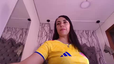 Snapshot of queen_nyxx chatting on 06.18.26 QueenNyx online show from 06.18.26