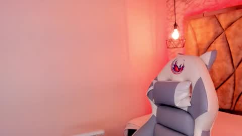 Snapshot of queen_perla_ chatting on 02.07.25 online show from 02.07.25