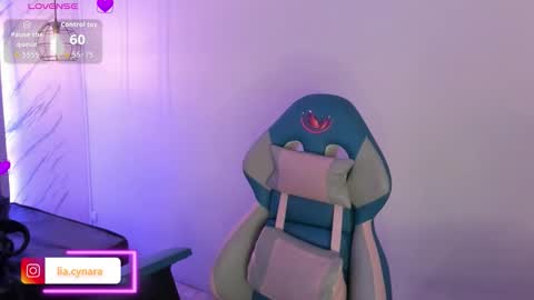 Snapshot of queen_perla_ chatting on 09.09.25 online show from 09.09.25