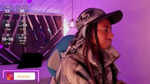 Snapshot of queen_perla_ chatting on 09.22.25 online show from 09.22.25