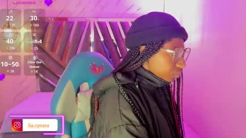 Snapshot of queen_perla_ chatting on 10.02.25 online show from 10.02.25