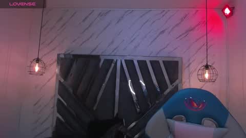 Snapshot of queen_perla_ chatting on 10.13.25 online show from 10.13.25