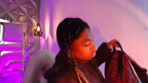 Snapshot of queen_perla_ chatting on 02.03.26 online show from 02.03.26