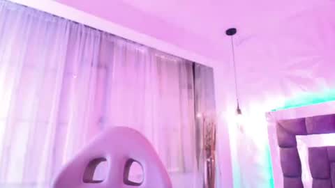 Snapshot of queen_perla_ chatting on 06.23.26 online show from 06.23.26