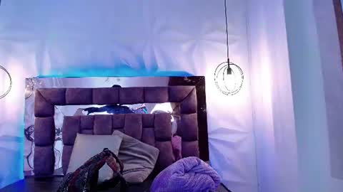 Snapshot of queen_perla_ chatting on 06.26.26 online show from 06.26.26