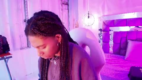 Snapshot of queen_perla_ chatting on 06.27.26 online show from 06.27.26