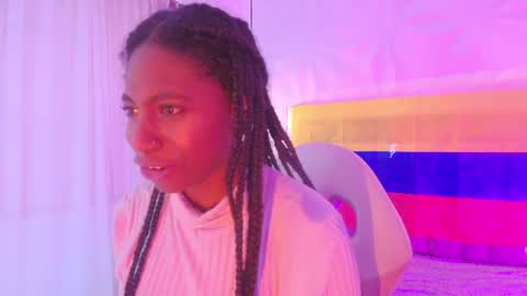 Snapshot of queen_perla_ chatting on 07.04.26 online show from 07.04.26