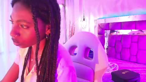 Snapshot of queen_perla_ chatting on 07.04.26 online show from 07.04.26