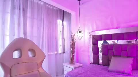 Snapshot of queen_perla_ chatting on 07.06.26 online show from 07.06.26