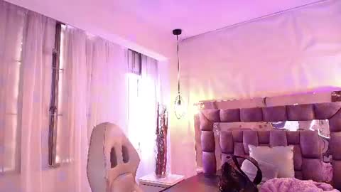 Snapshot of queen_perla_ chatting on 07.13.26 online show from 07.13.26