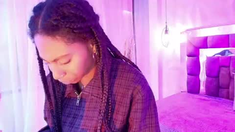 Snapshot of queen_perla_ chatting on 07.16.26 online show from 07.16.26