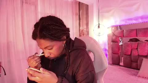 Snapshot of queen_perla_ chatting on 07.28.26 online show from 07.28.26