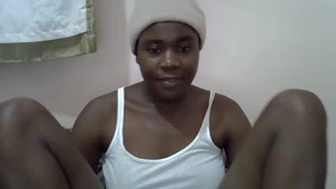 Snapshot of queen_sly chatting on 10.15.25 queen_sly online show from 10.15.25