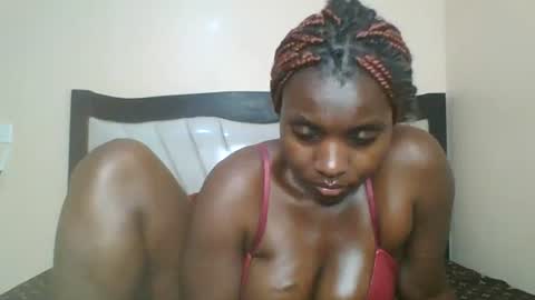 Snapshot of queen_wow2 chatting on 07.18.26 queen online show from 07.18.26
