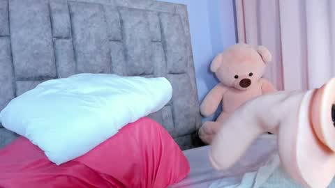 queen_yully online show from 05.02.26