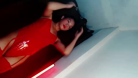 CALL ME YOUR QUEEN AIVY1 online show from 03.10.25